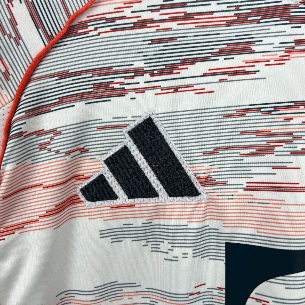 BAYERN MUNICH AWAY 25/26