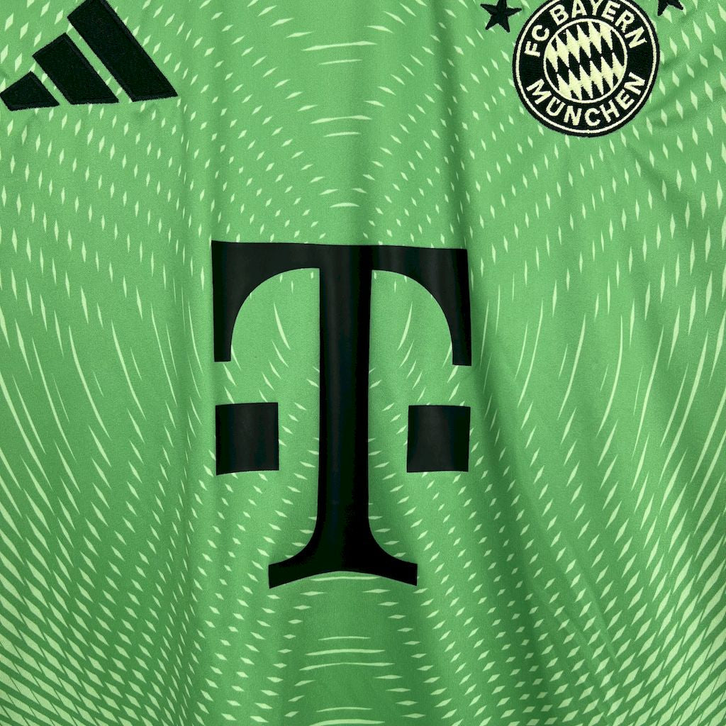 BAYERN MUNICH GOALKEEPER 25/26