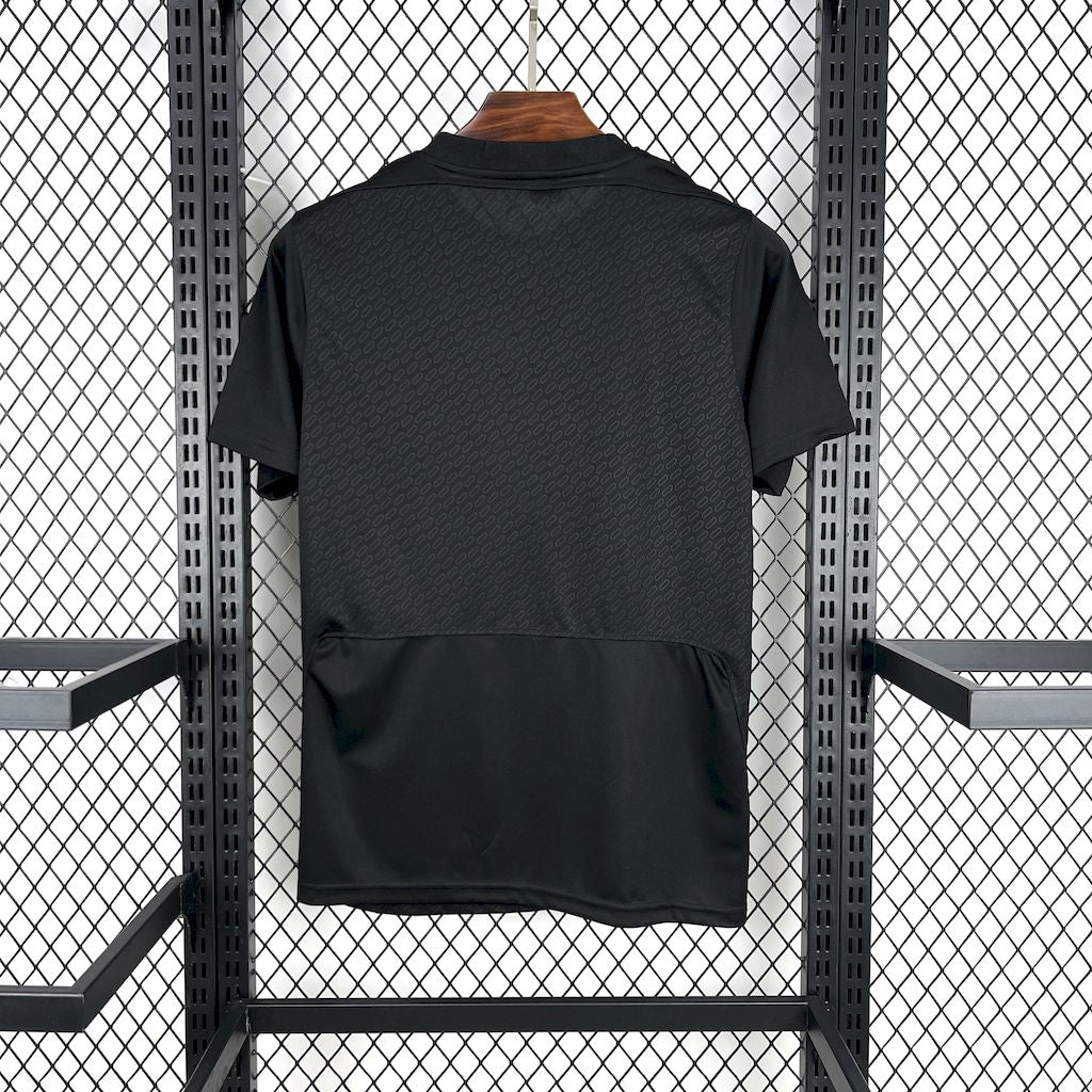 LIVERPOOL BLACK EDITION