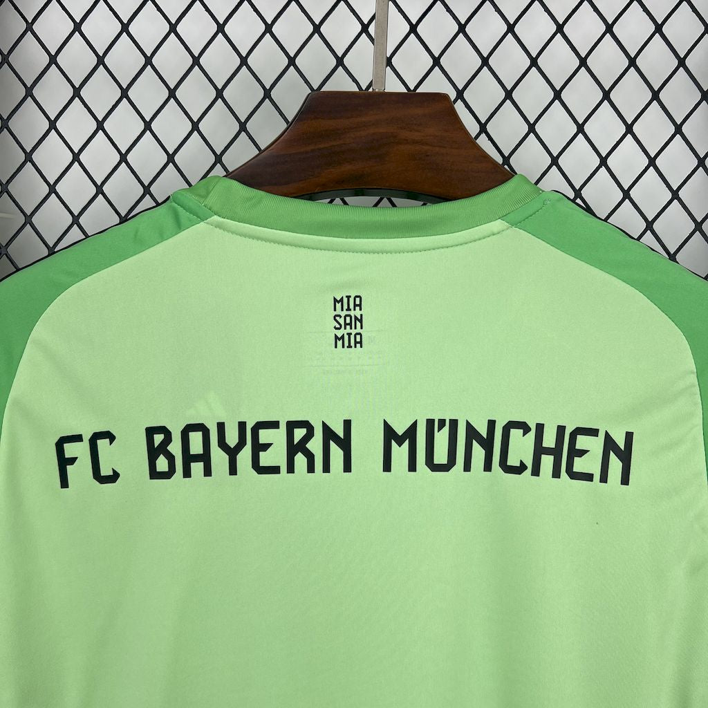 BAYERN MUNICH GOALKEEPER 25/26