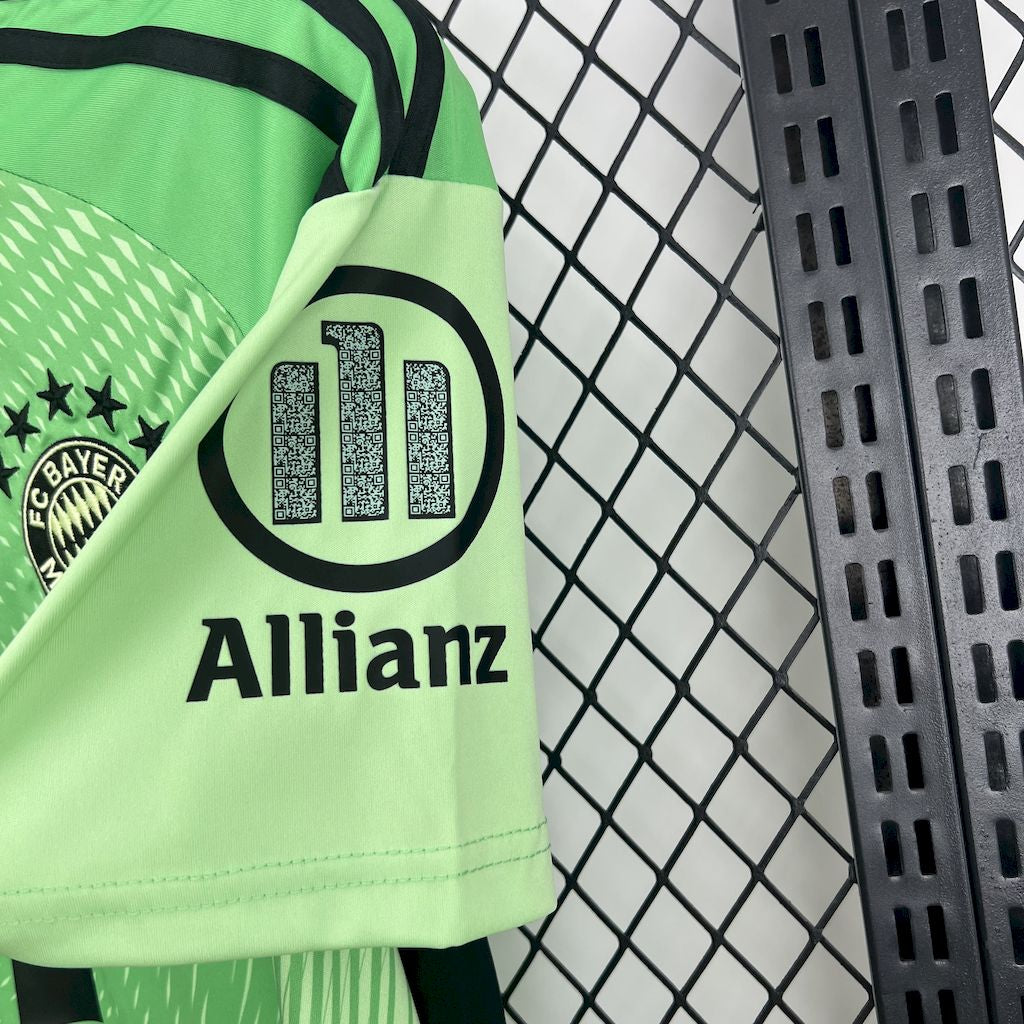 BAYERN MUNICH GOALKEEPER 25/26