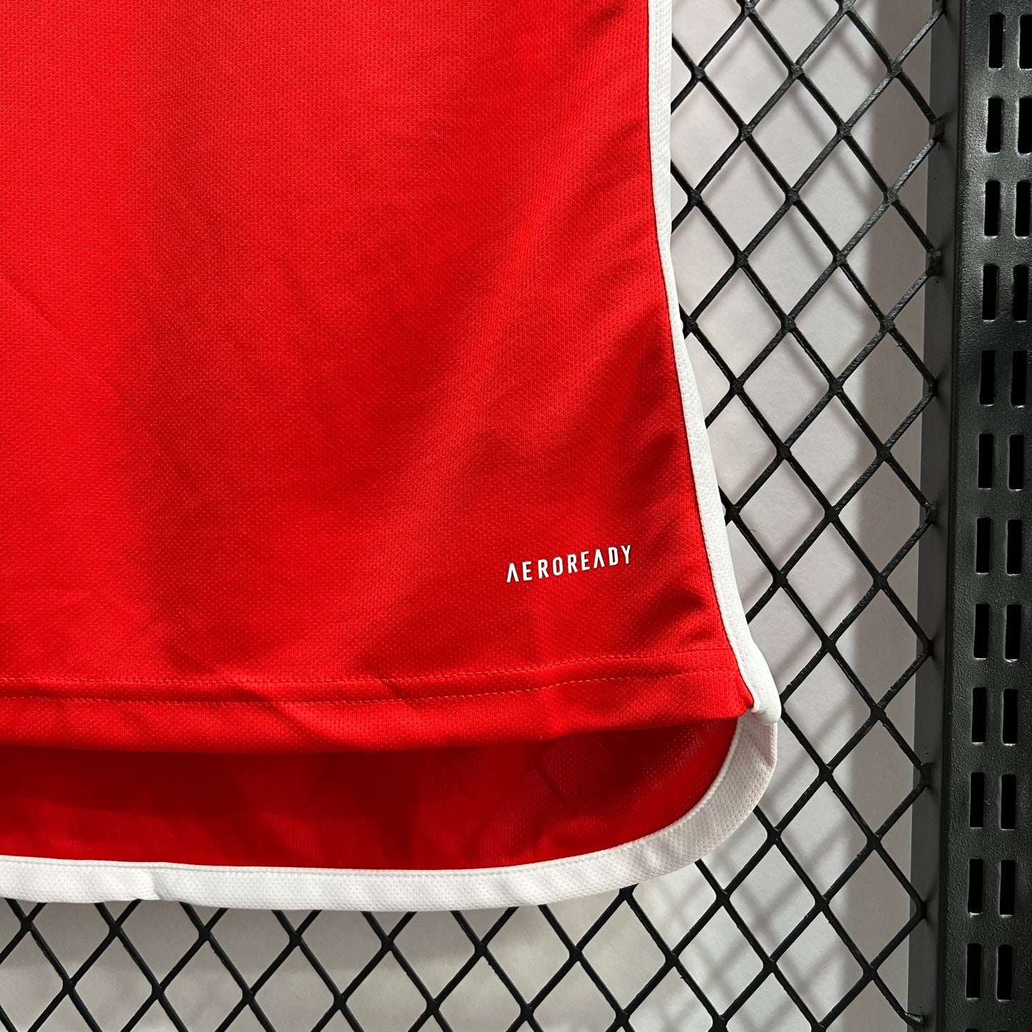 INTERNACIONAL HOME 24/25 WOMAN