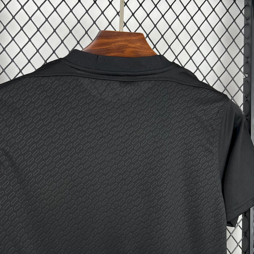 LIVERPOOL BLACK EDITION