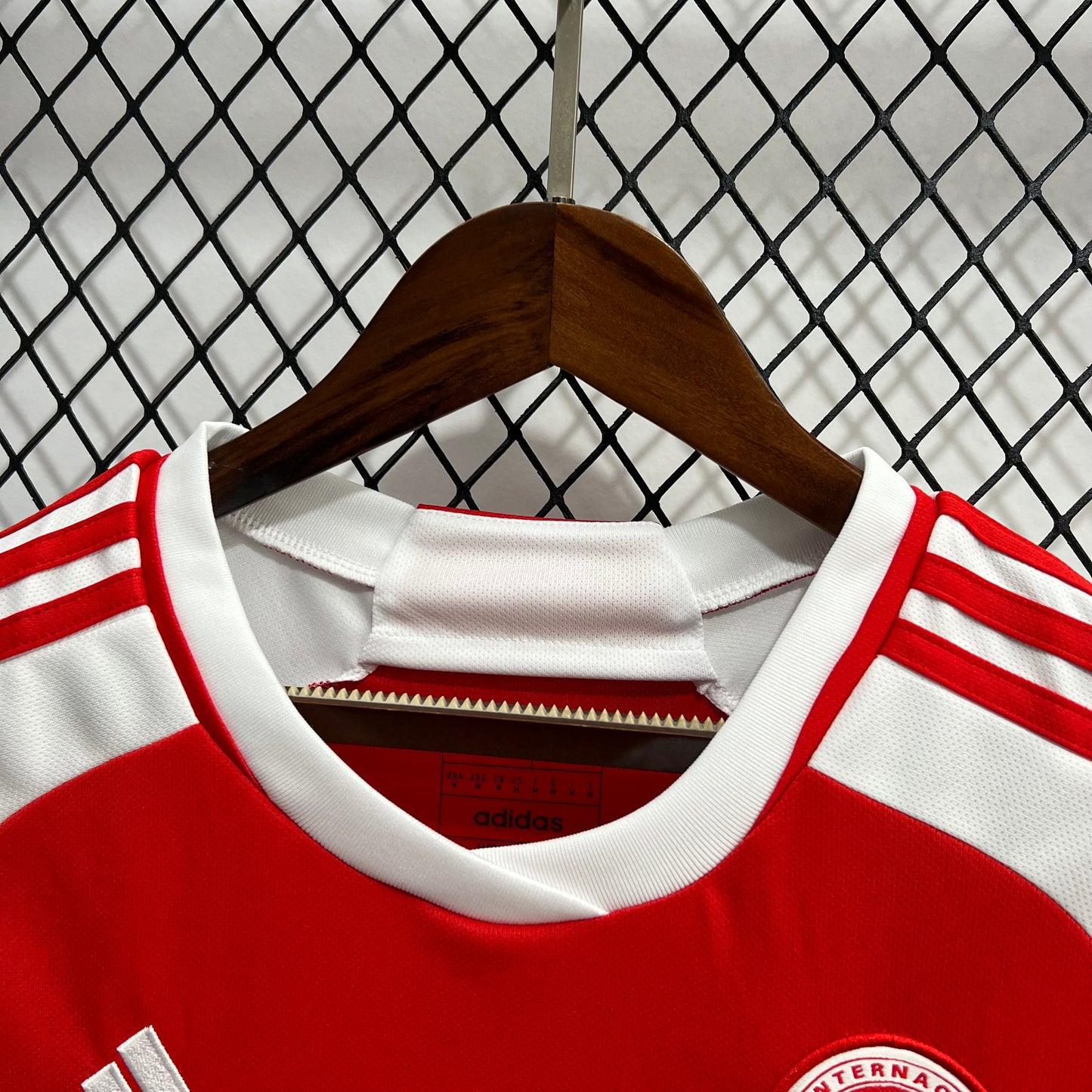 INTERNACIONAL HOME 24/25 WOMAN