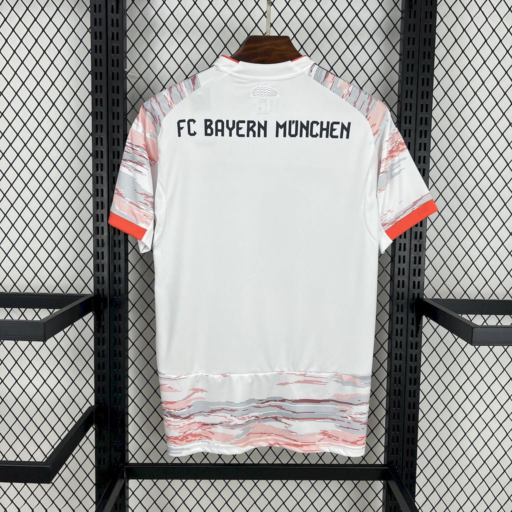 BAYERN MUNICH AWAY 25/26