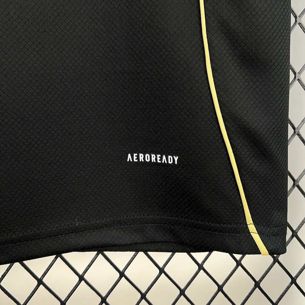 LIVERPOOL BLACK AND GOLD EDITION 25/26